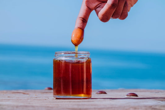 The Difference Between Raw Honey and Processed Honey - IZEM